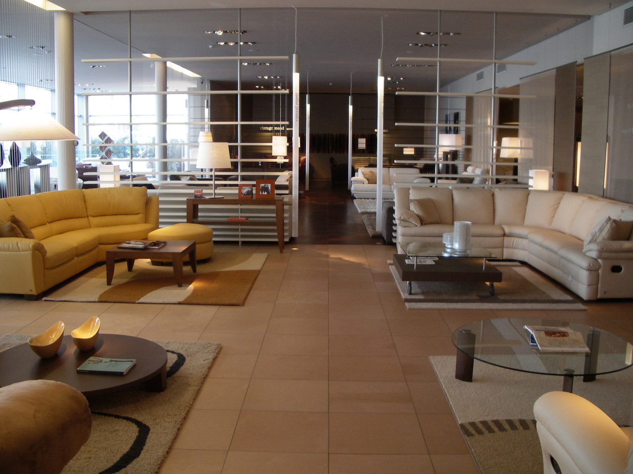 Natuzzi store Vincents